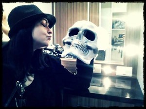 Fabiana, "despida" de sua blusa rosa