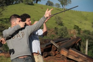 Com o diretor e amigo Cristiano Burlan em locação do filme "Sinfonia de Um Homem Só".