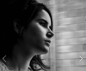 A atriz Ana Carolina Marinho, que interpreta Ofélia e estará na AIC no próximo dia 11 para aula especial no curso de Interpretação para Cinema.