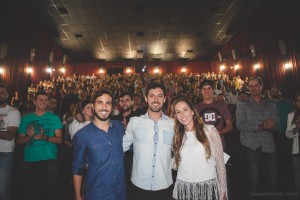 Na sala do Cinemark, ao final da primeira exibição do documentário, sala lotada com mais de 400 pessoas. 