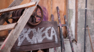 "Boneca", curta dirigido pelo aluno Marco Aurélio Paiva conta a história de Mari, que busca respostas para o seu passado