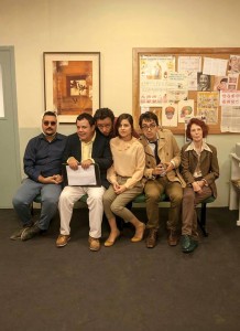 A comédia "Detetive" do aluno Willian Mur é sobre a discussão de seis pessoas, que estão em uma sala de espera de um consultório de dentista.