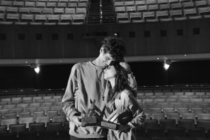 Pedro Henrique Martins e Paulla Carniell, prêmio de Melhor Filme e Melhor Atuação, para Interiores