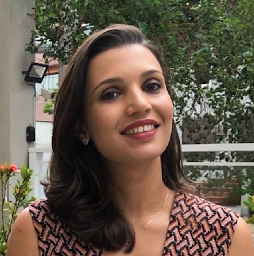 Aline Pardos - Academia Internacional de Cinema