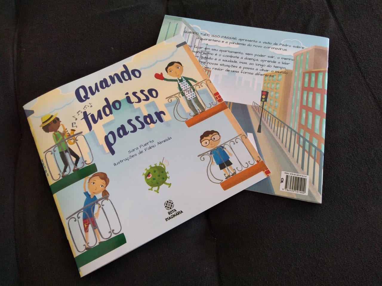 Ex-alunos lançam livros durante a pandemia