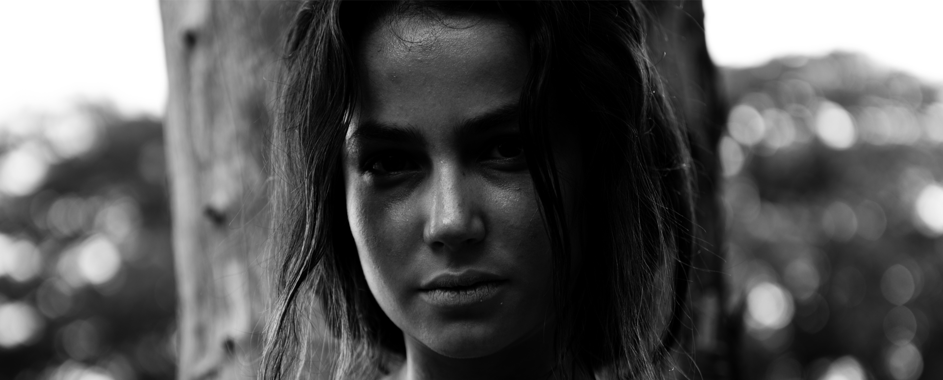 "Colônia", série de André Ristum, com alunos da AIC no elenco, estreia amanhã no Canal Brasil