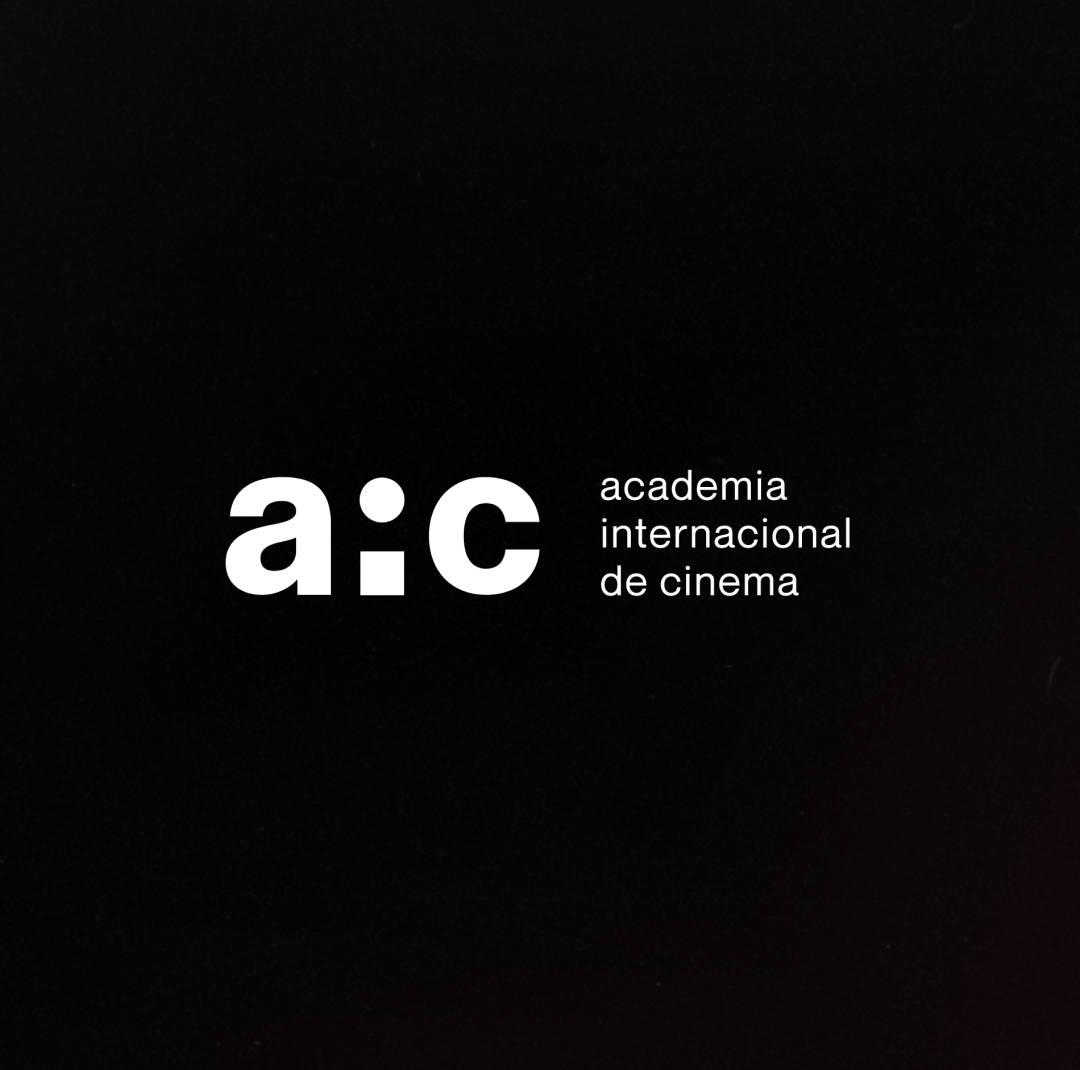 Cine-debate com participação de professores da AIC